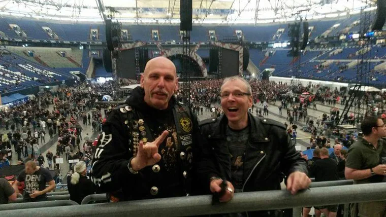 AC/DC im Wohnzimmer