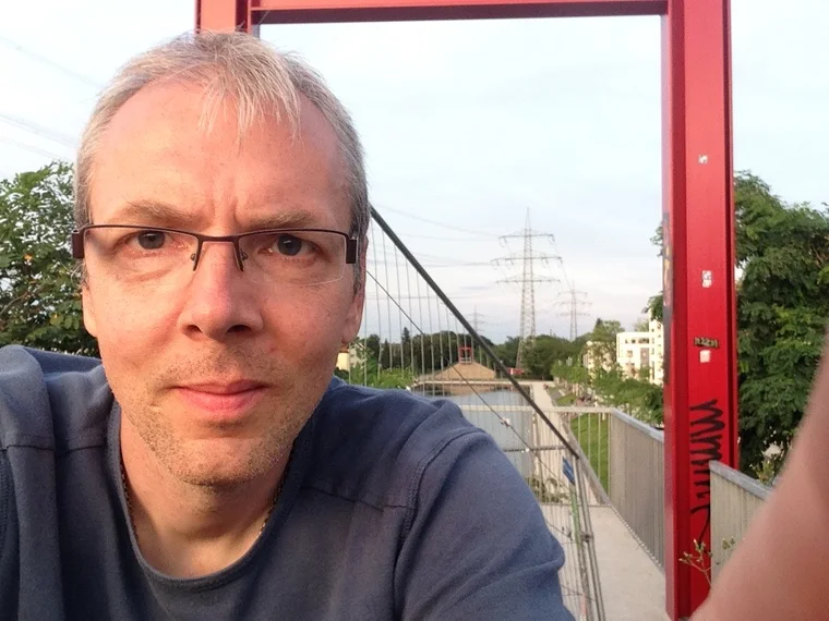 Mein Profilbild für Knuddels, wo ich Musik höre und vielleicht…