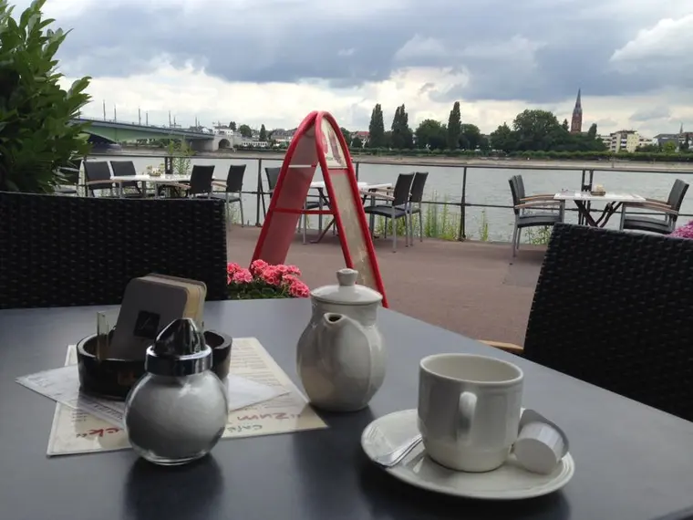 Beim Kaffee träumen wie es weiter gehen könnte.