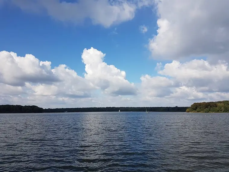 Blick über den See – Motorboote sind hier verboten
