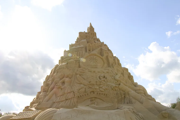 Die vielleicht höchste Sandburg der Welt – mitten im Pott.