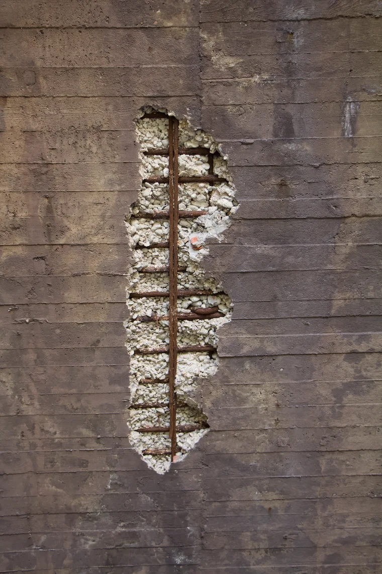 Stahl und Beton – gezeichnet von der Zeit.