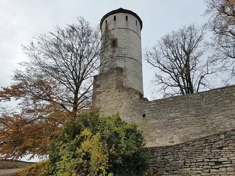 Burgturm: standhaft wie Ralle im Tor