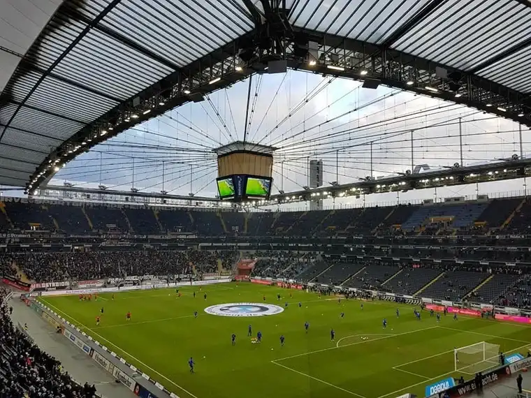 Blick aus dem Gästeblock – voller Vorfreude auf unsere Mannschaft