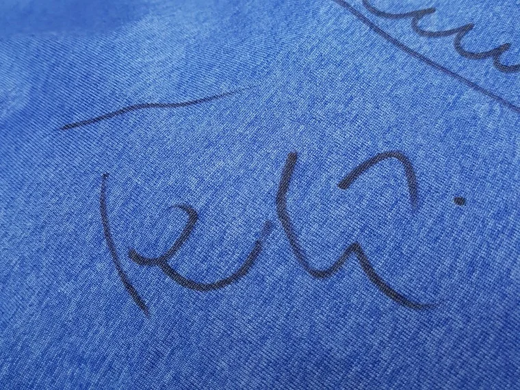 Ralle hat sich auf meinem Trikot verewigt