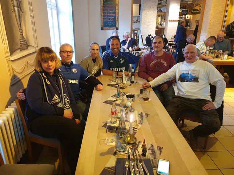Im Brauhaus — Sandra, Steffi, Karsten, Frank, Uwe und ich