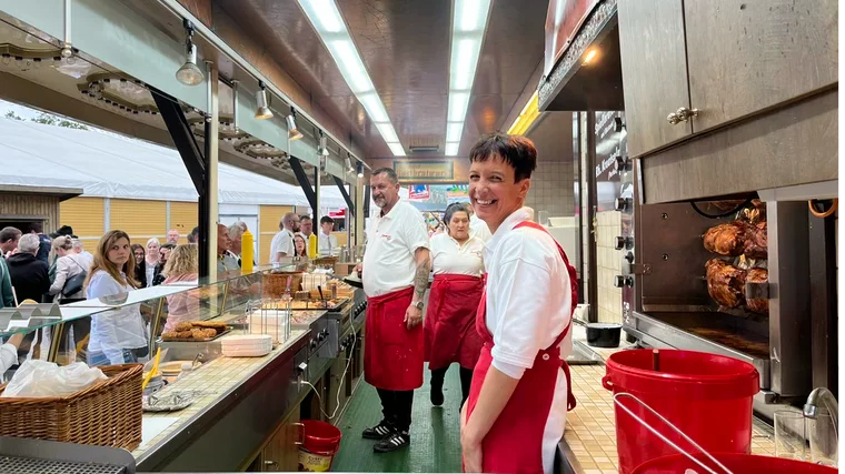Frau Rosen wird zum festen Bestandteil