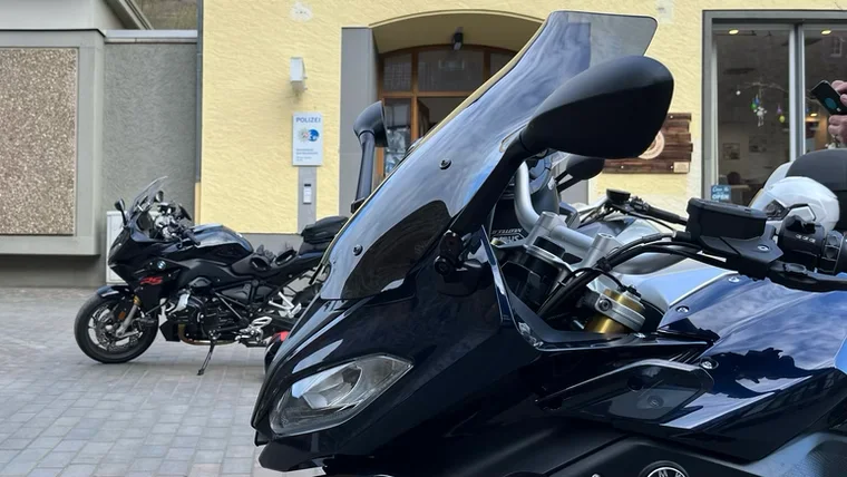 Falschparken direkt vor der Polizeiwache – doppelt riskant