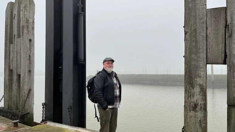 Auch Burghard am Hafen, eingehüllt im Nebel