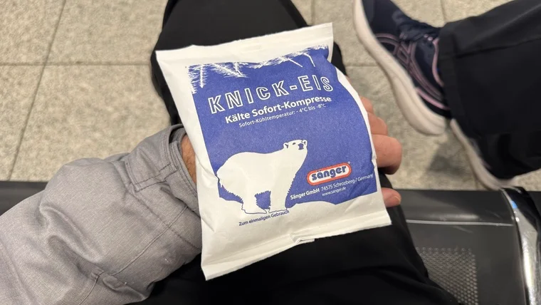 Knick-Winter als schnelle Kühlung – improvisiert, aber effektiv.